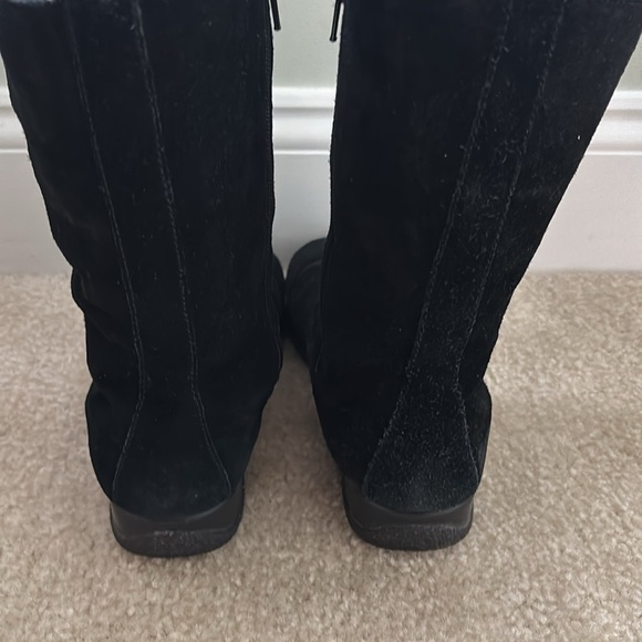 Women's Aerosoles Black Suede Leather Boots - Picture 4 of 7